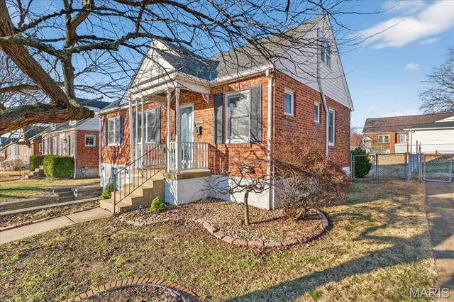 $265,000 | 8643 Charlton Lane, St. Louis, MO 63123