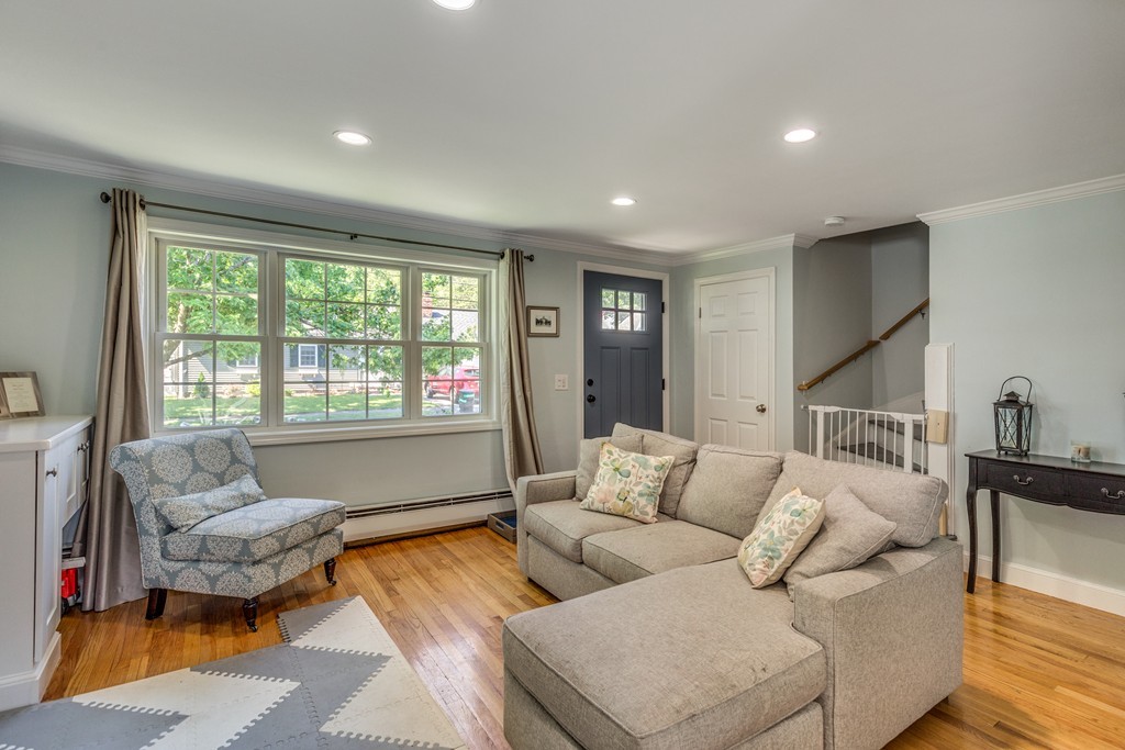 30 Karen Road Wakefield, MA 01880 - Photo 4 of 25 Gallery Image 4