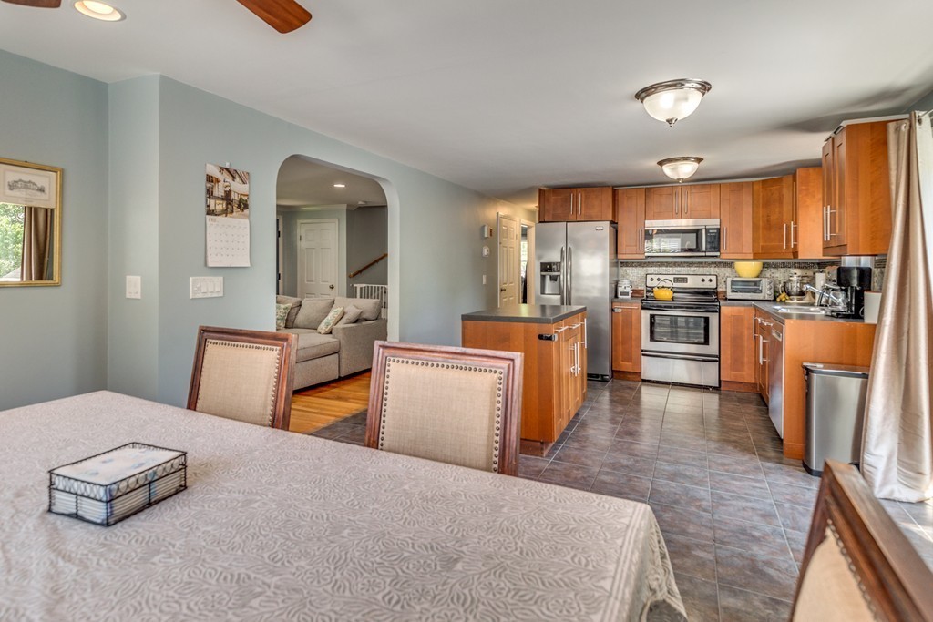 30 Karen Road Wakefield, MA 01880 - Photo 9 of 25 Gallery Image 9