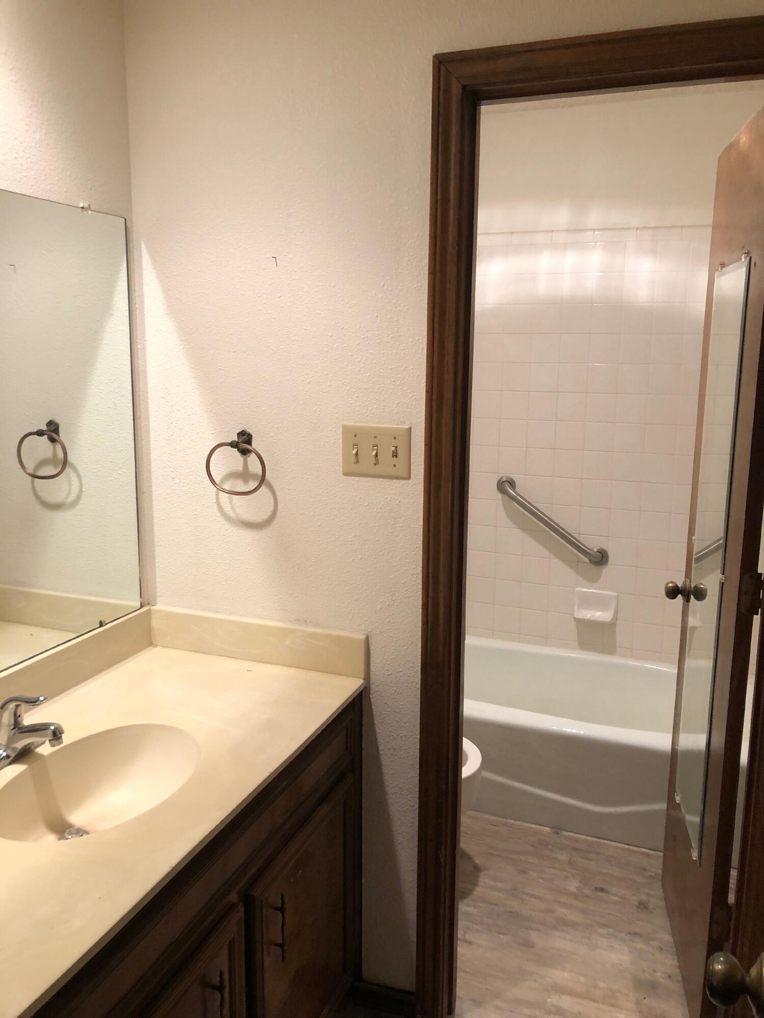 4919 59th Street Lubbock, TX 79414 - Photo 9 of 12 IMG_3243