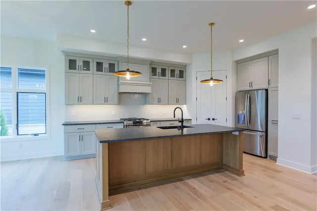 $979,218 | 2856 West 133rd Terrace, Leawood, KS 66224