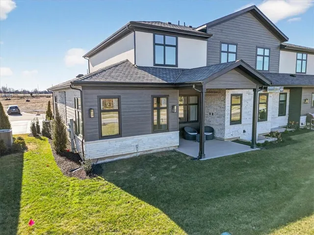 $979,218 | 2856 West 133rd Terrace, Leawood, KS 66224