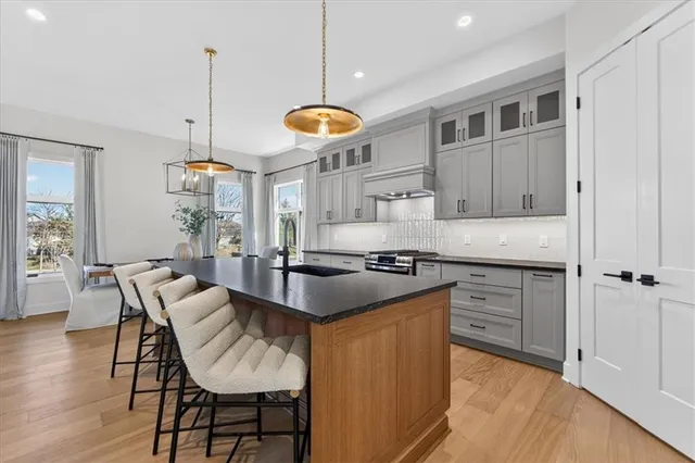 $979,218 | 2856 West 133rd Terrace, Leawood, KS 66224