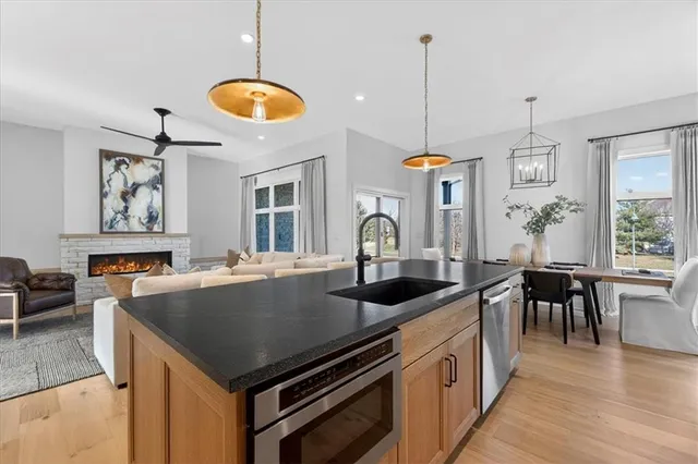 $979,218 | 2856 West 133rd Terrace, Leawood, KS 66224