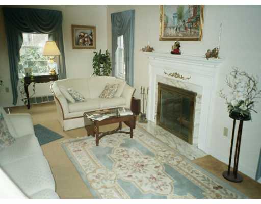 282 Arden Road Mt. Lebanon, PA 15216 - Photo 3 of 8 Living Room.