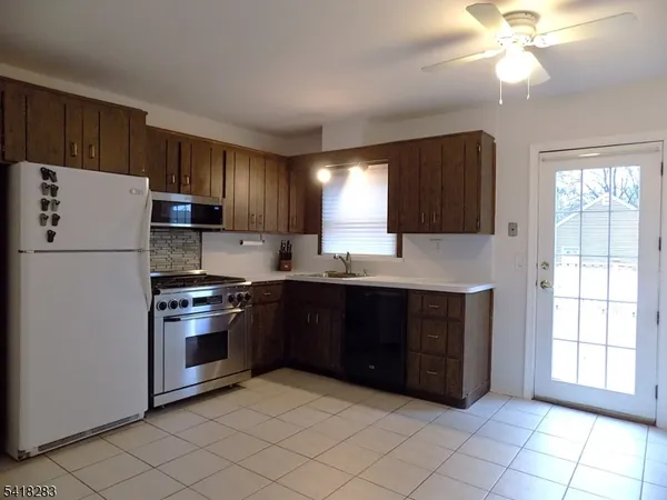 $3,400 | 18 Mandeville Avenue, Pequannock, NJ 07440