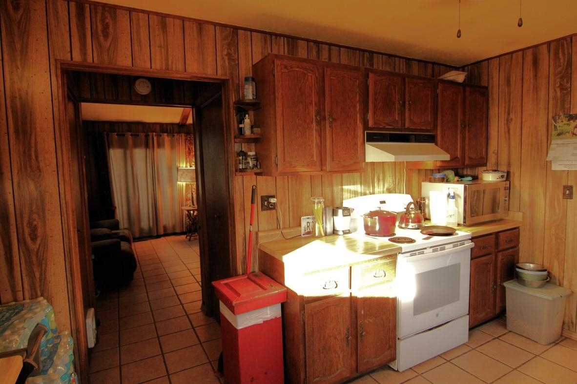 9953 Old River Road Roscoe, IL 61073 - Photo 5 of 27 Gallery Image 5