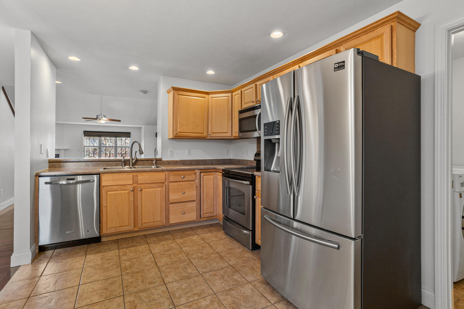 2517 Pembrook Point Champaign, IL 61821 - Photo 12 of 37