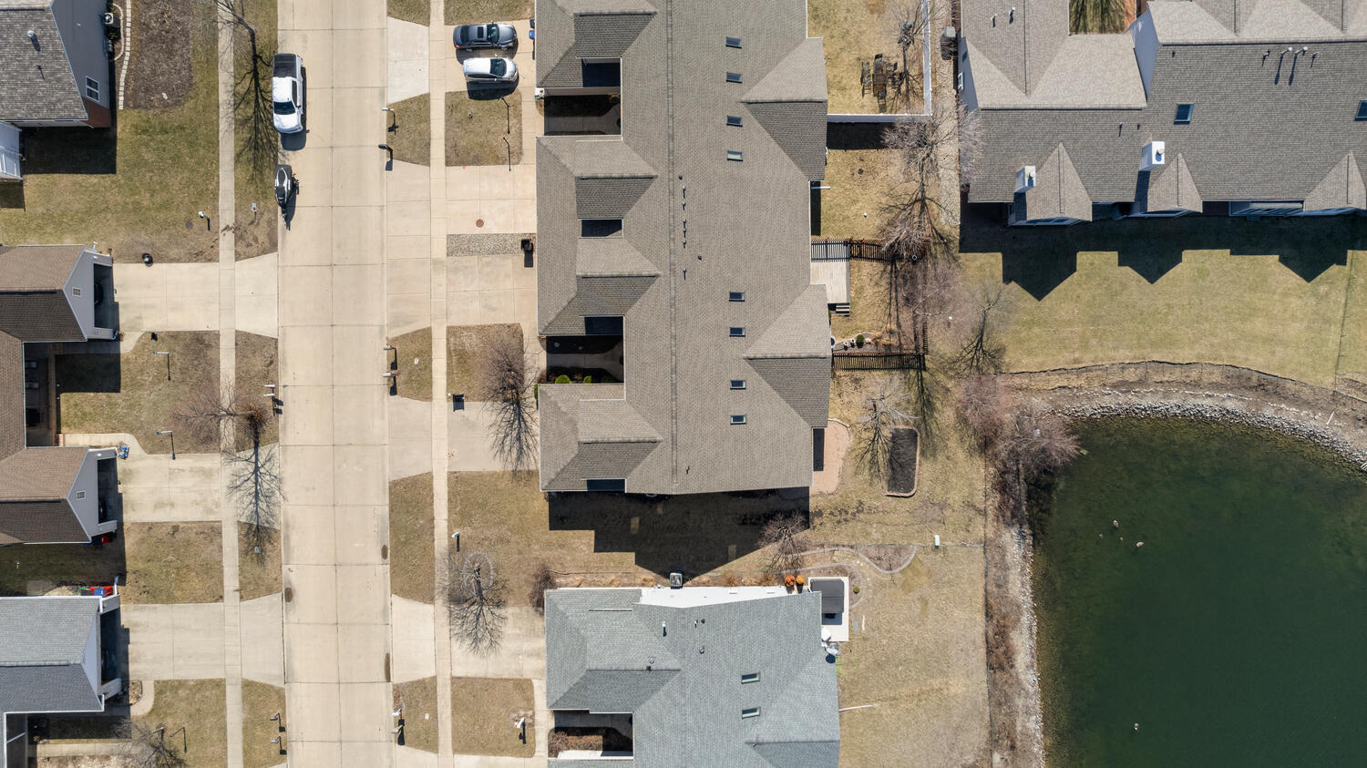 2517 Pembrook Point Champaign, IL 61821 - Photo 33 of 37 an aerial view of residential houses with outdoor space