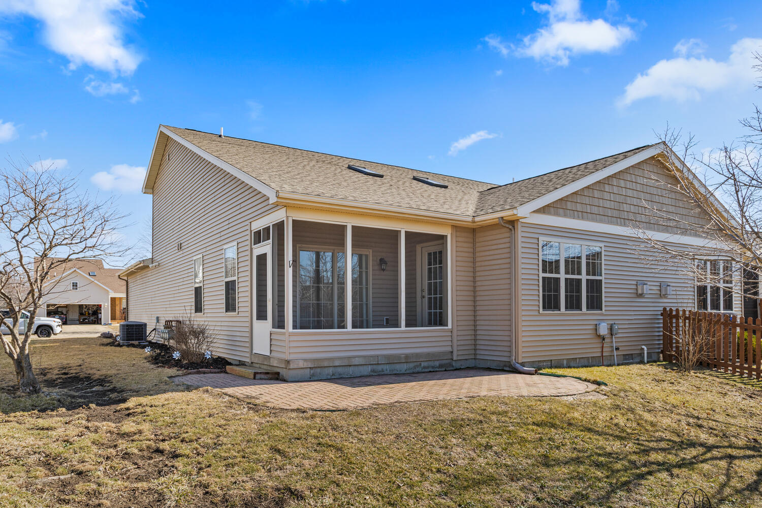 2517 Pembrook Point Champaign, IL 61821 - Photo 5 of 37