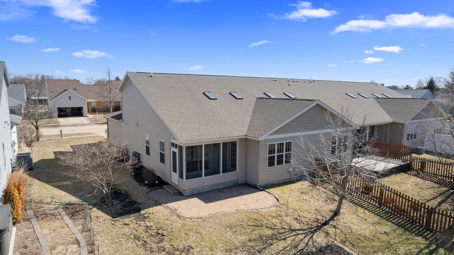 2517 Pembrook Point Champaign, IL 61821 - Photo 8 of 37