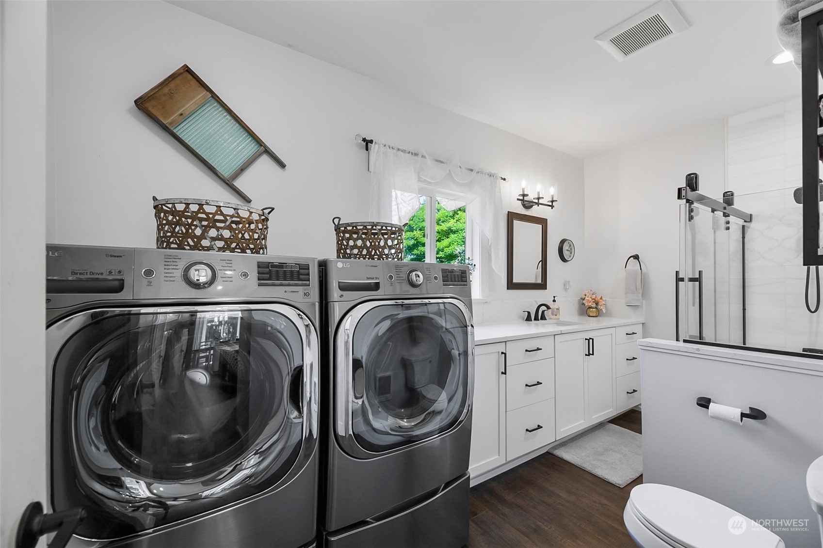 19829 Niederle Road Monroe, WA 98272 - Photo 18 of 39 a utility room with sink dryer and washer