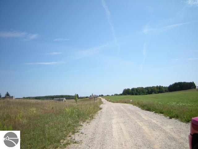 8299 Kingsley Road Kingsley, MI 49649 - Photo 19 of 22 1739212-18.JPG