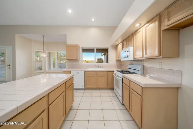 $550,000 | 1645 East Ganymede Drive, Tucson, AZ 85737