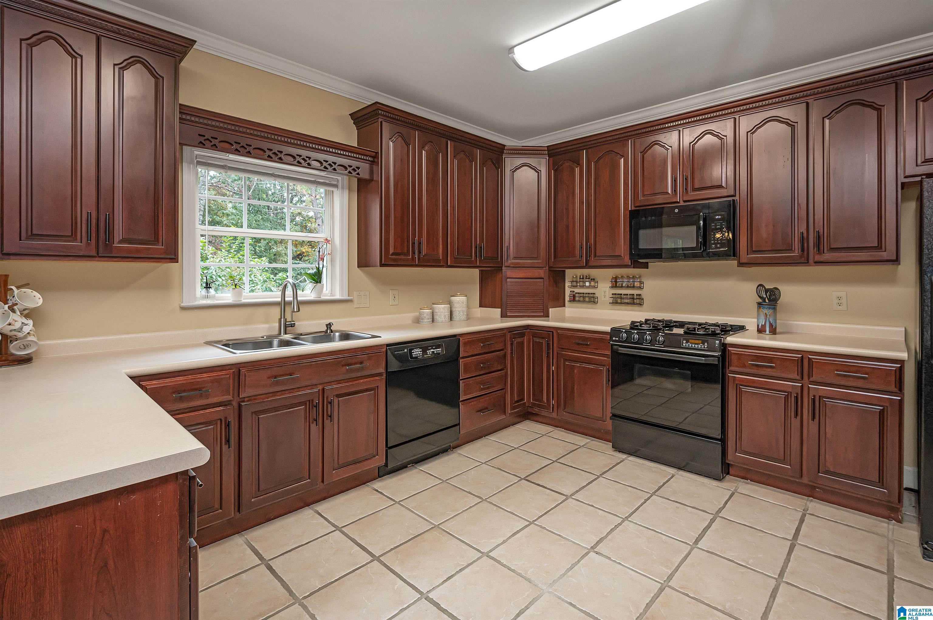 1718 Sandy Ridge Way Birmingham, AL 35244 - Photo 15 of 60