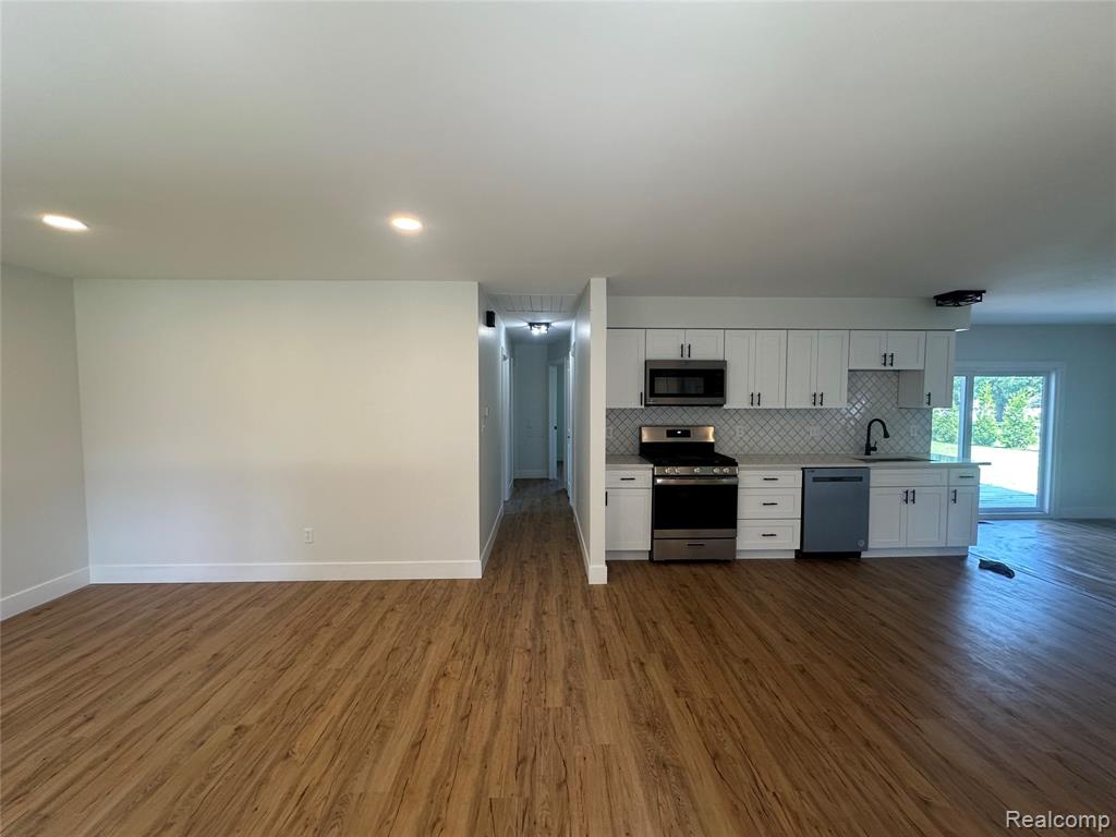 25274 Middlebelt Road Farmington Hills, MI 48336 - Photo 9 of 44