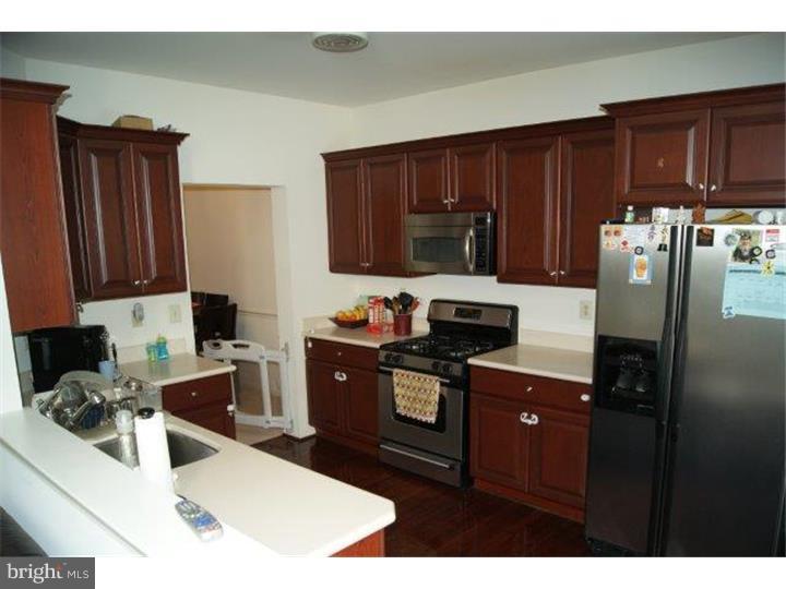 157 Madison Way Downingtown, PA 19335 - Photo 5 of 14 Kitchen