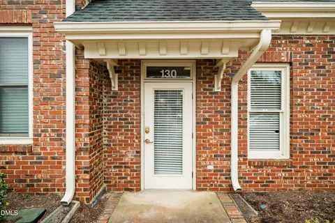 $325,000 | 130 Salem Towne Court, Apex, NC 27502