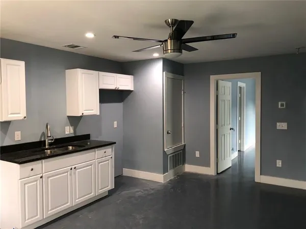 $2,400 | 1804 Garden Street, Unit B, Austin, TX 78702