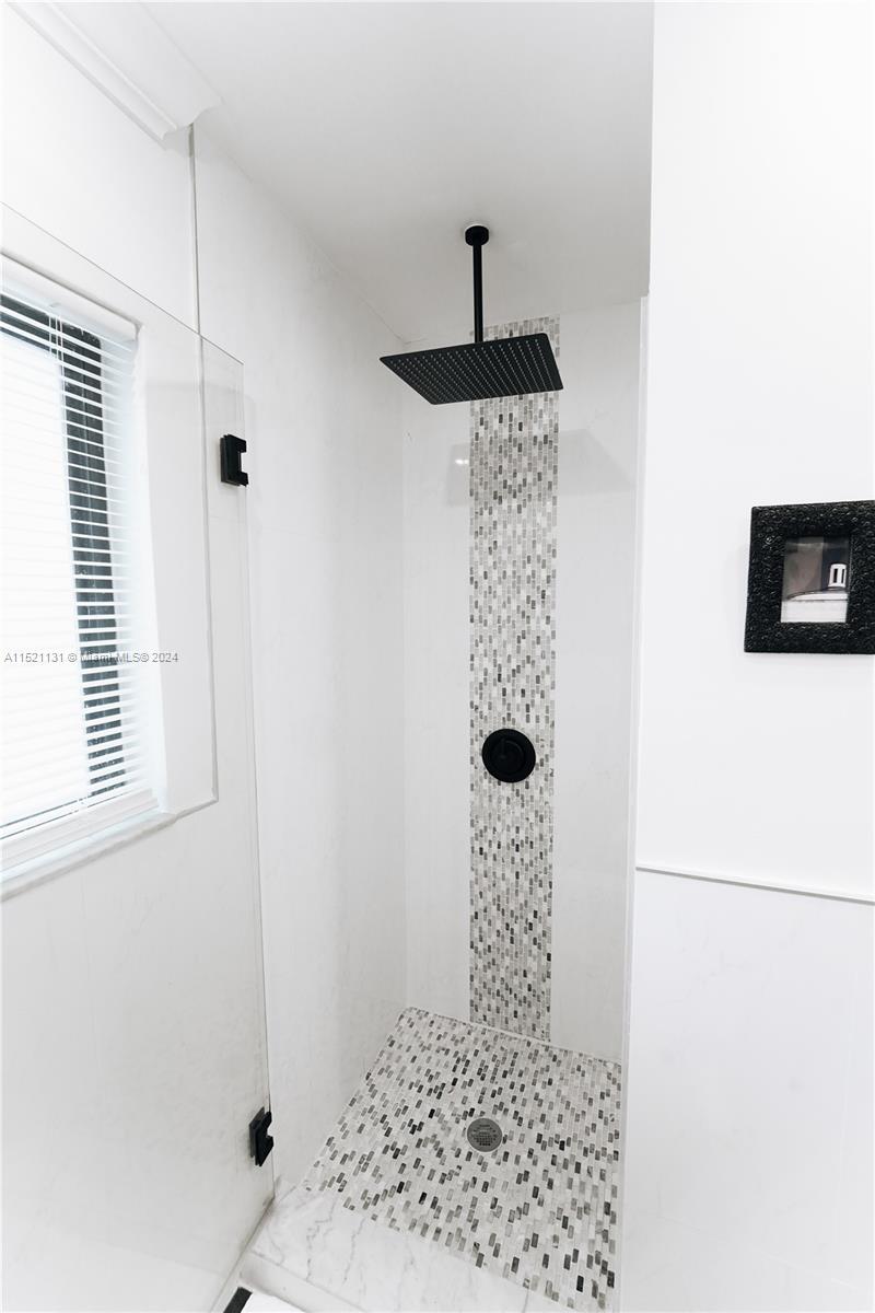 321 Southwest 24th Road Miami, FL 33129 - Photo 16 of 31