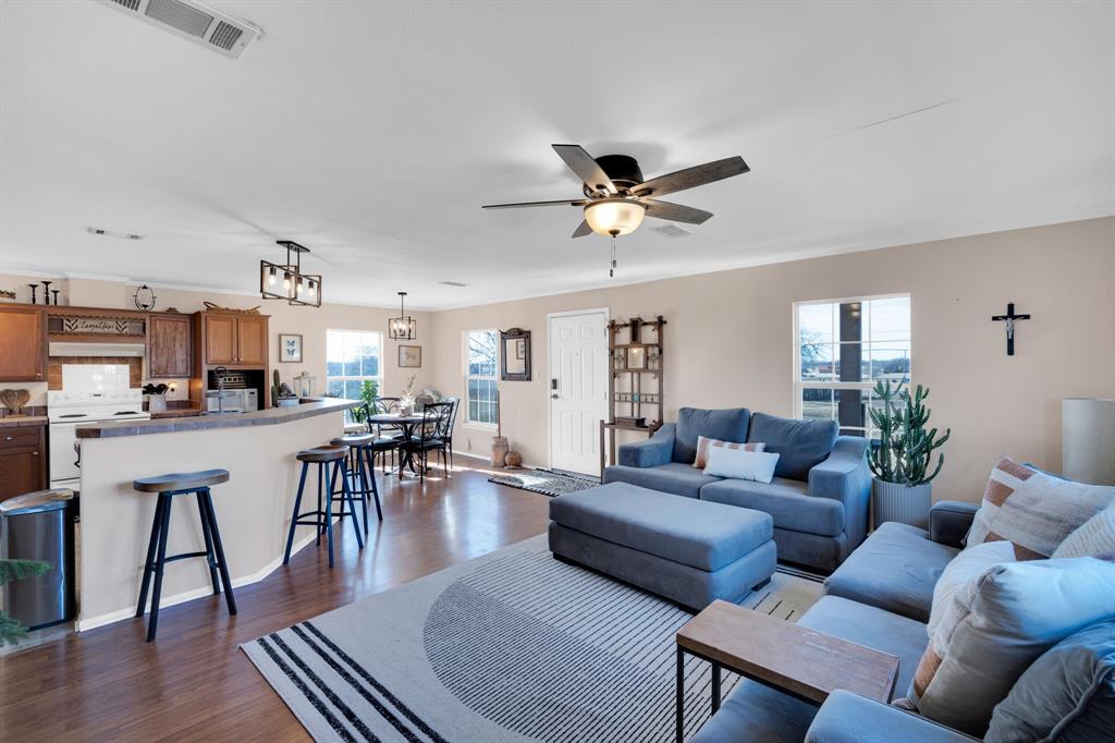 8103 County Road 409 Grandview, TX 76050 - Photo 7 of 35