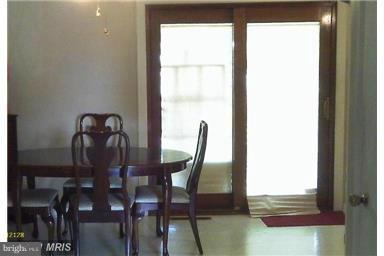 600 Markham Road Baltimore, MD 21229 - Photo 3 of 9 Kitchen