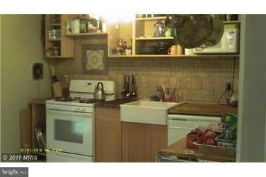600 Markham Road Baltimore, MD 21229 - Photo 5 of 9 Kitchen