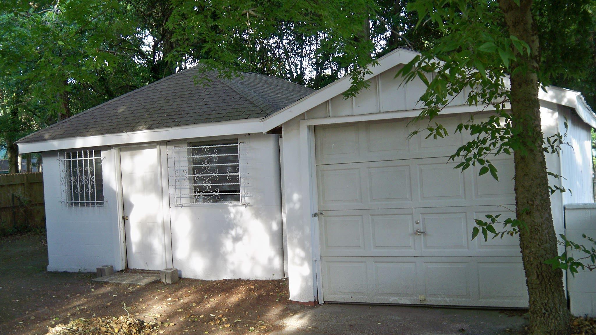 2139 Dorchester Road North Charleston, SC 29405 - Photo 2 of 9 2139_Dorchester__side_and_back_3-10_001