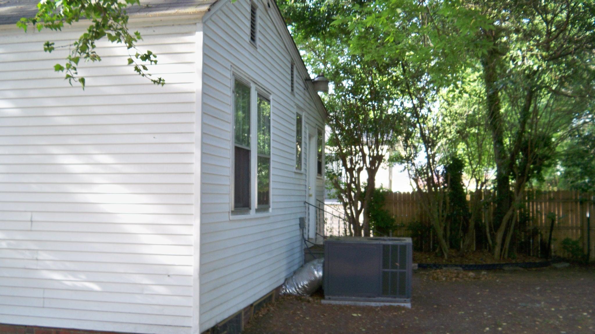 2139 Dorchester Road North Charleston, SC 29405 - Photo 6 of 9 2139_Dorchester__side_and_back_3-10_002