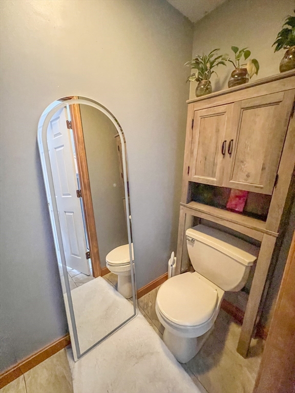 46-48 Kent Road Springfield, MA 01129 - Photo 8 of 24