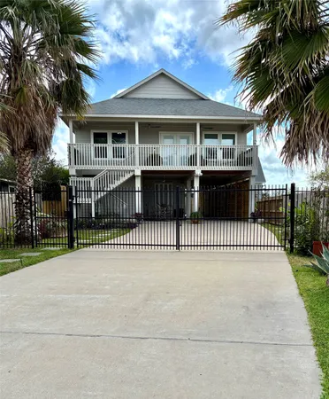 $329,000 | 246 Debbie Lane, San Leon, TX 77539