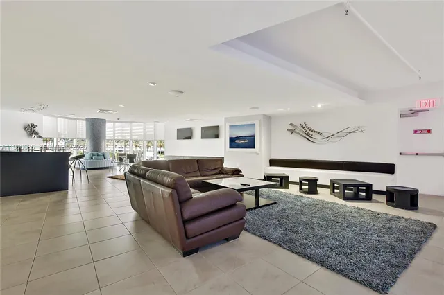 $5,300 | 1850 South Ocean Drive, Unit 1607, Hallandale Beach, FL 33009