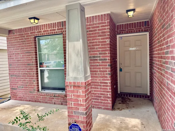 $2,200 | 1450 Dancing Wolf, San Antonio, TX 78245