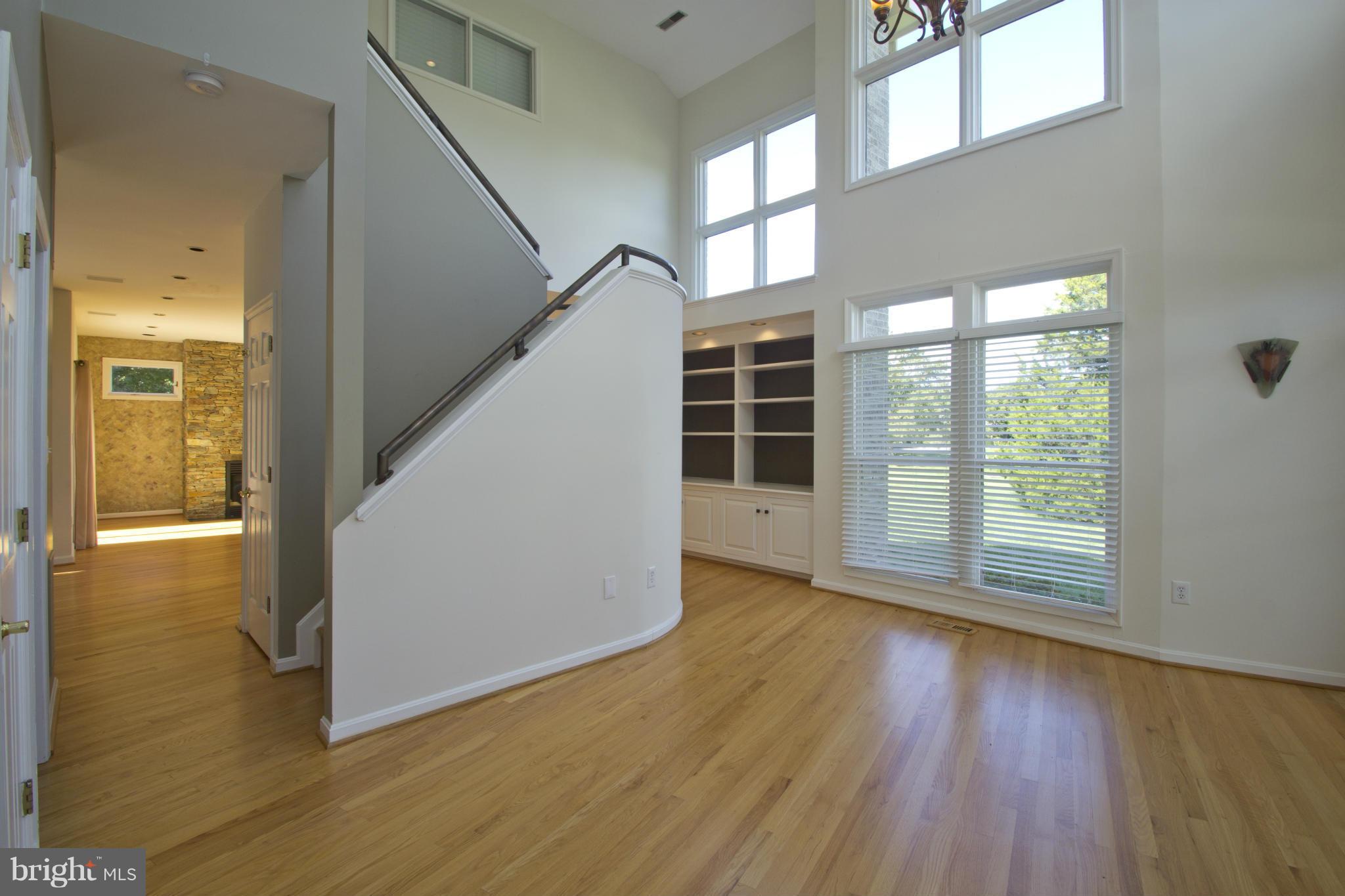 650 South River Landing Road, Unit 650 Edgewater, MD 21037 - Photo 3 of 26 Living Room