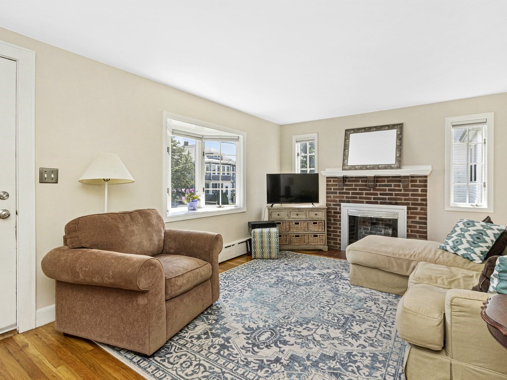21 Harding Road Norwood, MA 02062 - Photo 5 of 27 Gallery Image 5