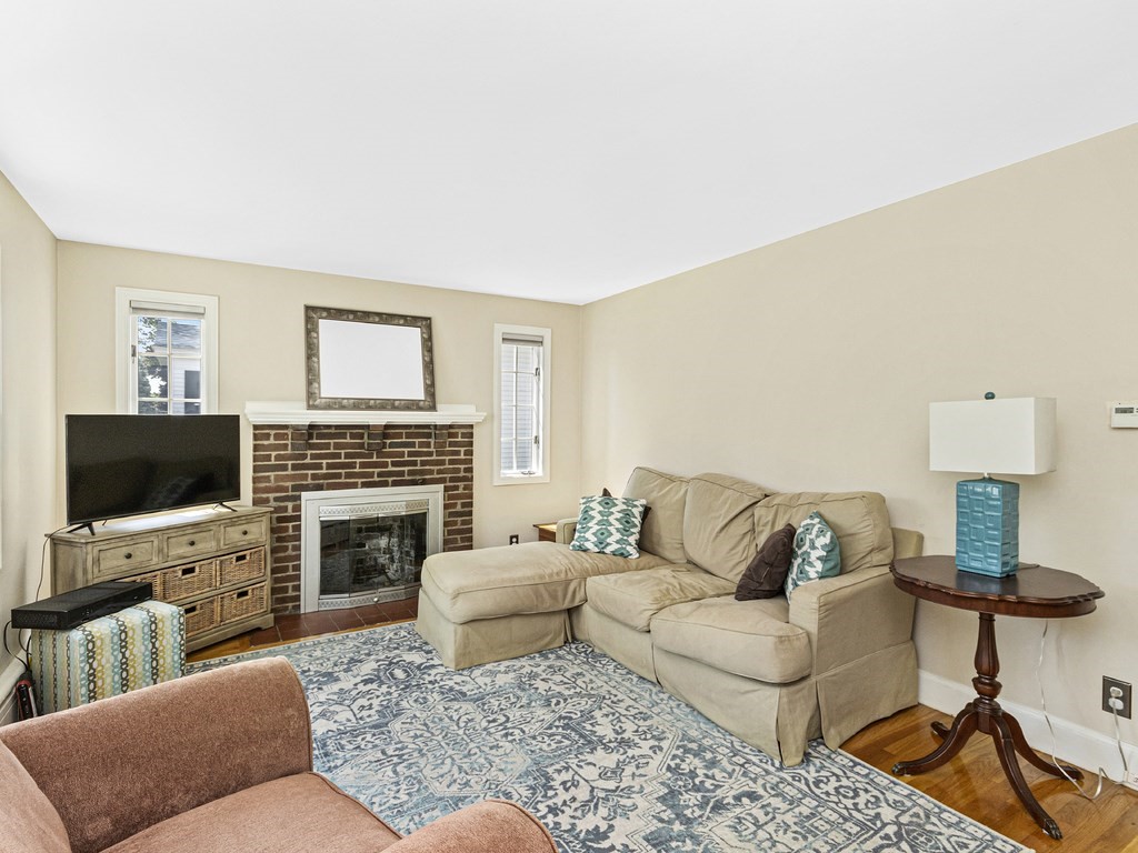 21 Harding Road Norwood, MA 02062 - Photo 8 of 27 Gallery Image 8