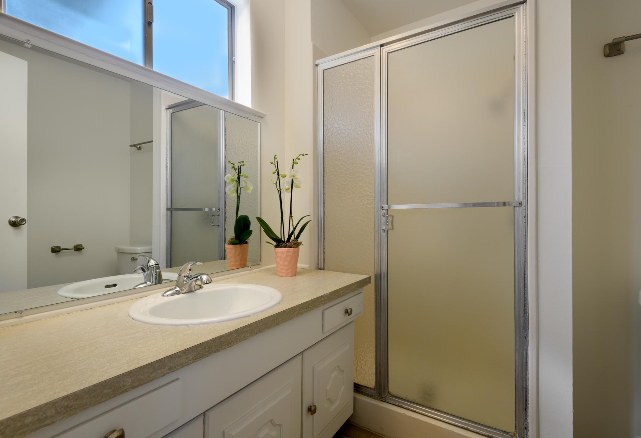 5529 Berkeley Road Goleta, CA 93111 - Photo 20 of 37 PrimaryBathRoom