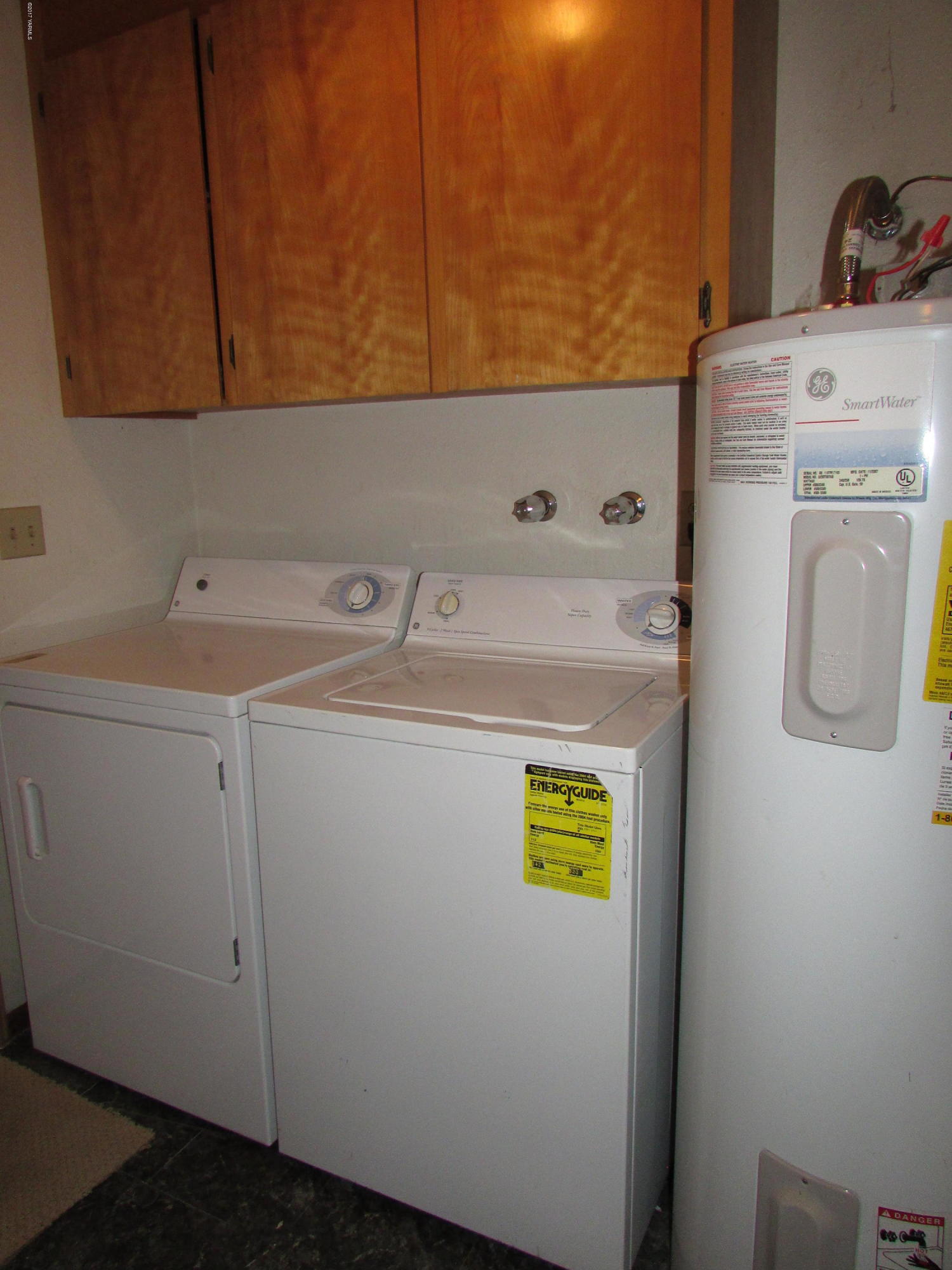 2912 Beaudry Road Moxee, WA 98936 - Photo 15 of 20 a utility room with dryer and washer