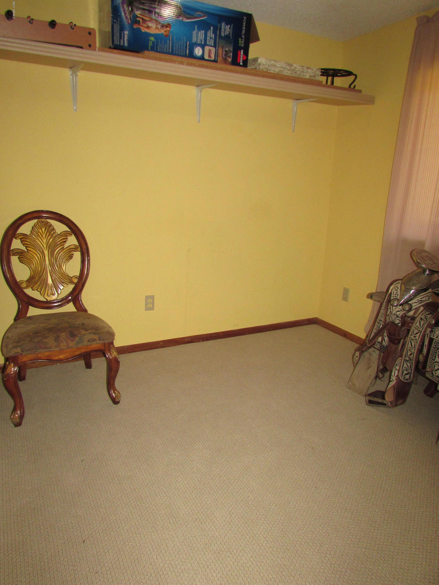 2912 Beaudry Road Moxee, WA 98936 - Photo 20 of 20 a view of a room with gym equipment