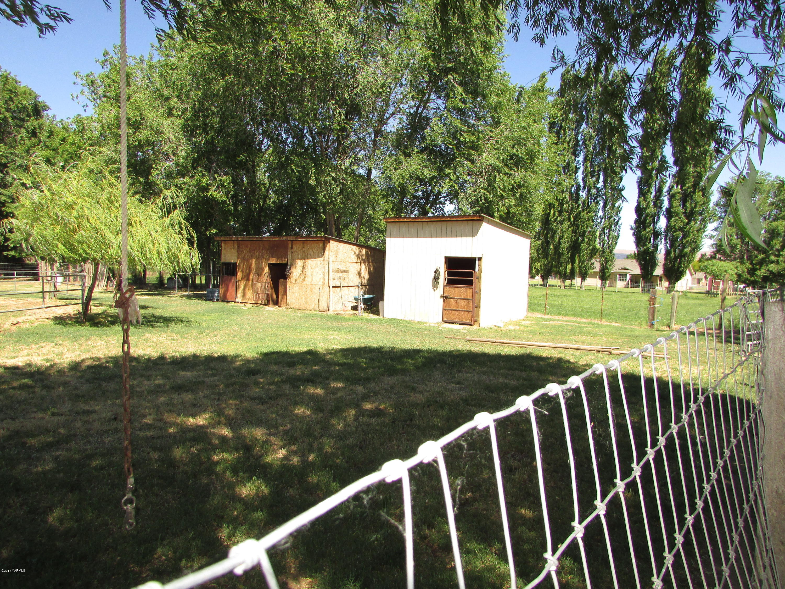2912 Beaudry Road Moxee, WA 98936 - Photo 8 of 20 a view of an outdoor space and yard