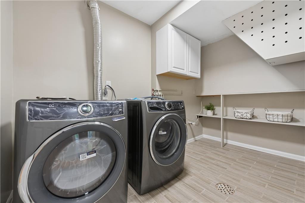 2317 Marbury Road Pittsburgh, PA 15221 - Photo 23 of 33 Main Floor Laundry