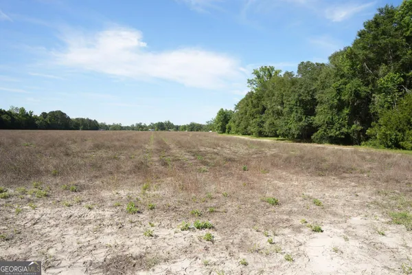 a view of patio and lake