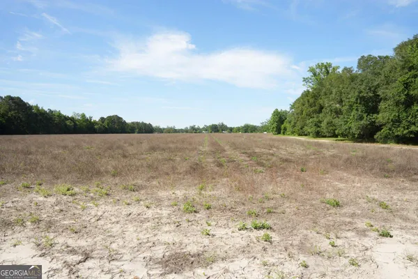 a view of patio and lake