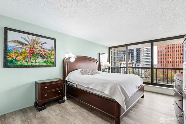 $486,000 | 2100 3rd Avenue, Unit 802, Seattle, WA 98121