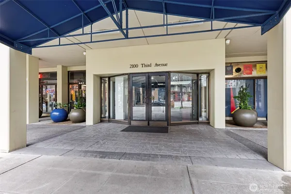 $486,000 | 2100 3rd Avenue, Unit 802, Seattle, WA 98121