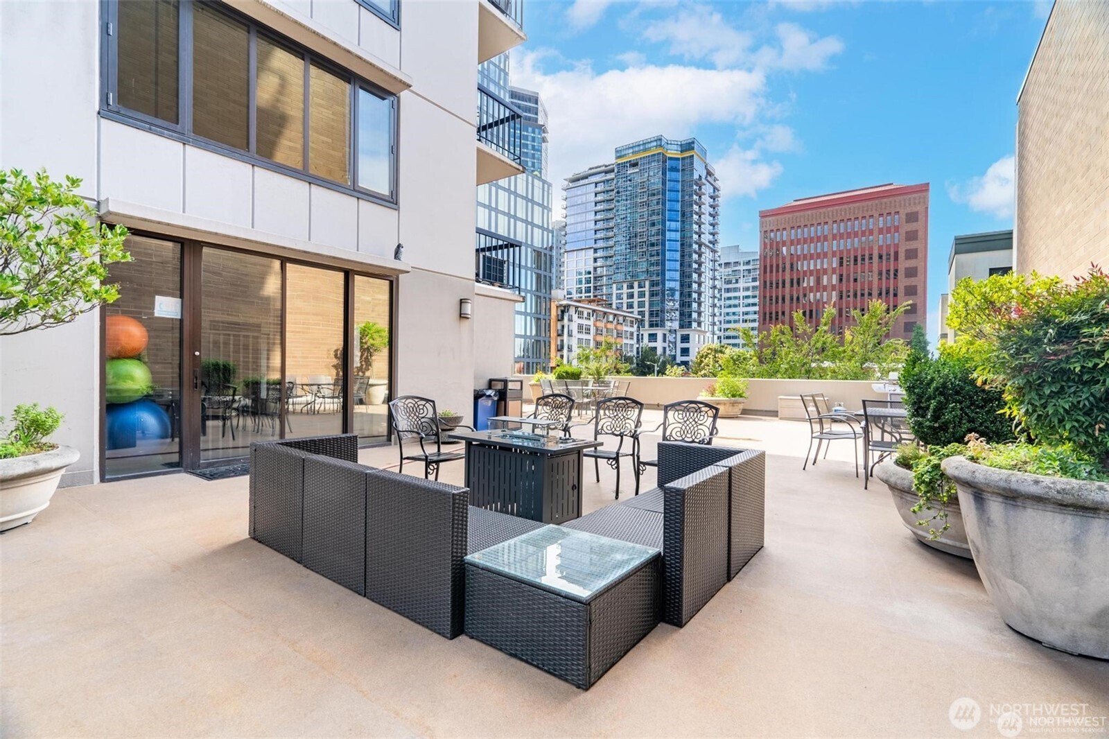 2100 3rd Avenue, Unit 802 Seattle, WA 98121 - Photo 31 of 35