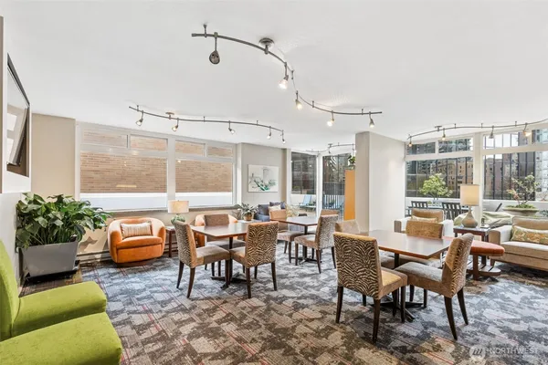 $486,000 | 2100 3rd Avenue, Unit 802, Seattle, WA 98121