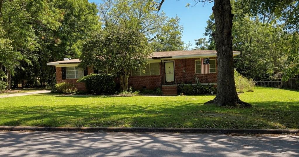 1305 Stadium Street Dothan, AL 36301 - Photo 1 of 1 Main View