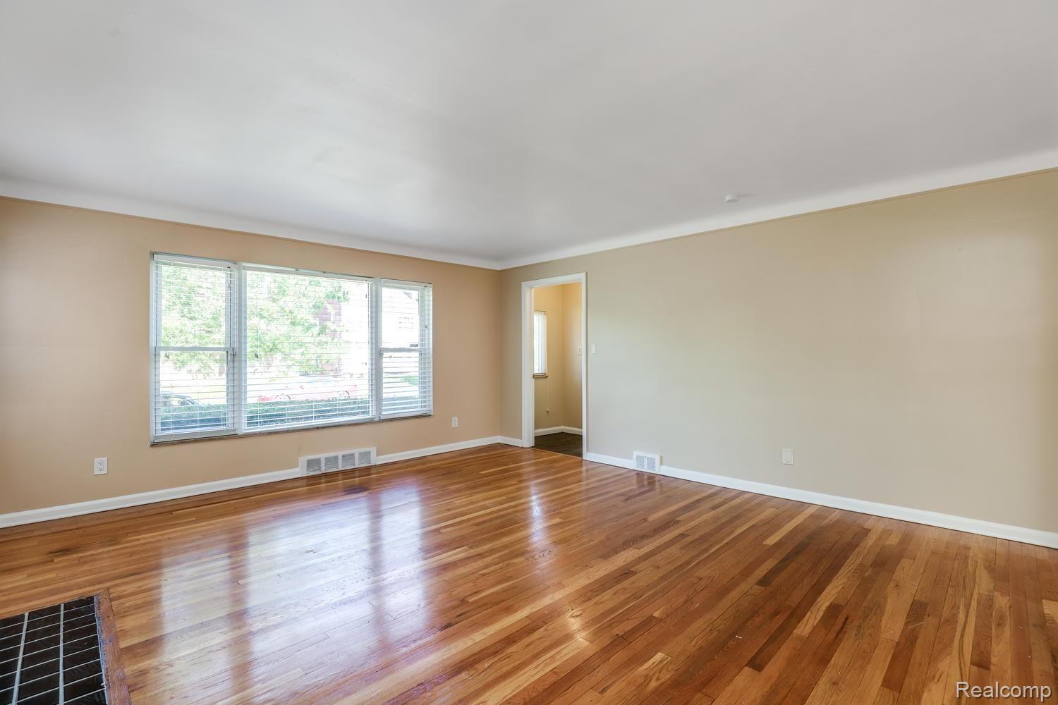17241 Sunderland Road Detroit, MI 48219 - Photo 4 of 17 17241 Sunderland Rd Detroit MI-large-005-003-17241 Sunderland Rd Detroit MI-1500x1000-72dpi.jpg