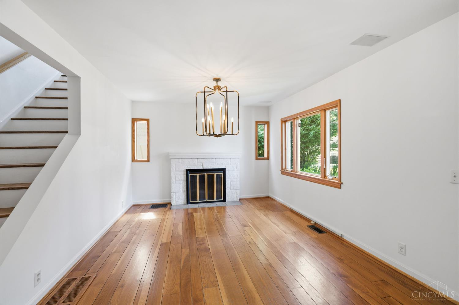 7767 Shawnee Run Road Cincinnati, OH 45243 - Photo 4 of 63